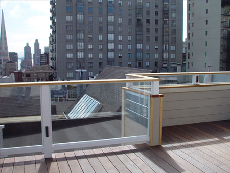 glass balcony rail