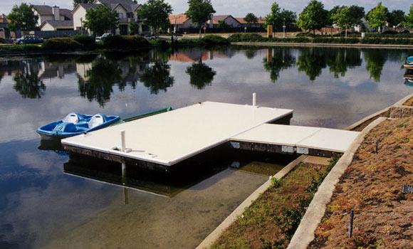Floating lake dock