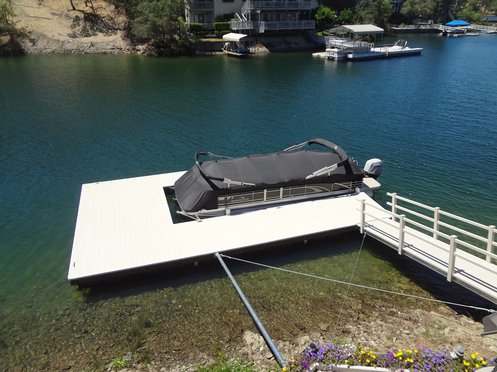 Dock with stiffarm, Lake Tulloch MidCal Construction