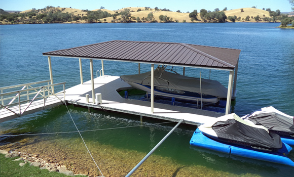 Lake Tullock Floating dock with cover